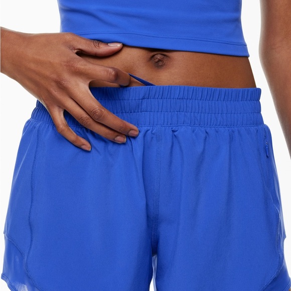 Aritzia Golden MoveTech Legacy Short - Picture 4 of 6